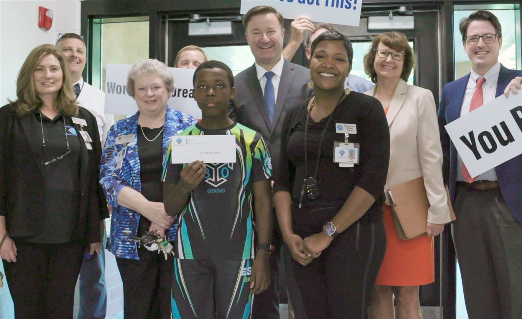  Student award winner with faculty